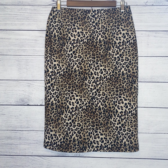Soho cheetah print w/ asymmetrical faux buttoned hem line midi pencil skirt - Picture 4 of 7